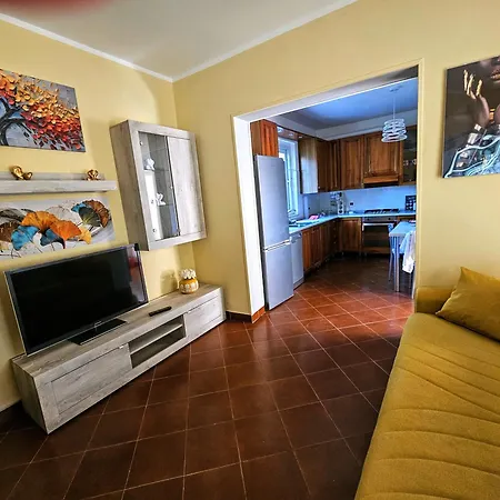 Holiday home Il Pepe Rosa Di Anna E Silvano Sarzana