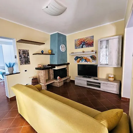 Holiday home Il Pepe Rosa Di Anna E Silvano Sarzana