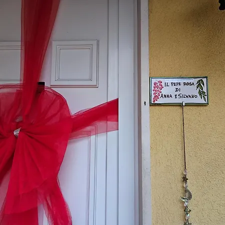 Il Pepe Rosa Di Anna E Silvano Feriehus Sarzana